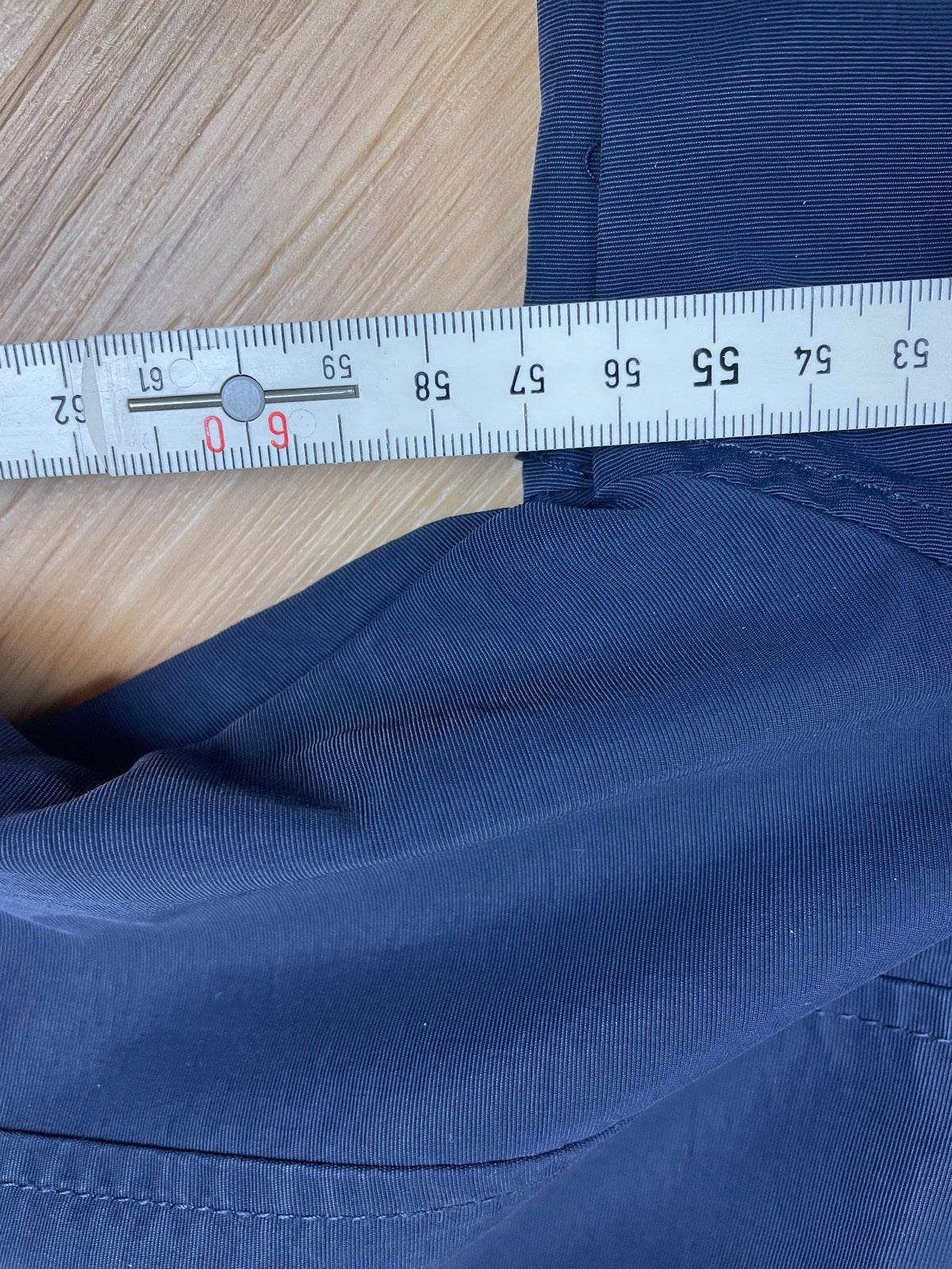 Vintage Tommy Hilfiger Jacke Dunkelblau S - Stylische und Bequeme Jacke Vintage Klamotten, Secondhand Klamotten, Retro Mode, Nachhaltige Mode, Einzigartige Stücke, Zeitlose Mode, Umweltfreundliche Kleidung, Stilvolle Secondhand Mode, Hochwertige Vintage Kleidung