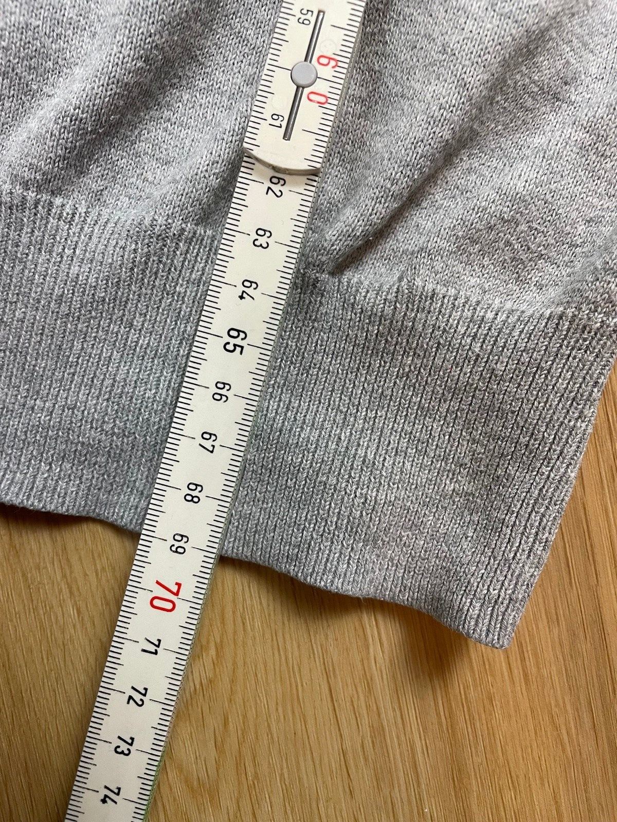 Vintage Tommy Hilfiger Sweater Grün/Blau/Grau Gestreift XL - Lockerer und Bequemer Herren Pullover Vintage Klamotten, Secondhand Klamotten, Retro Mode, Nachhaltige Mode, Einzigartige Stücke, Zeitlose Mode, Umweltfreundliche Kleidung, Stilvolle Secondhand Mode, Hochwertige Vintage Kleidung