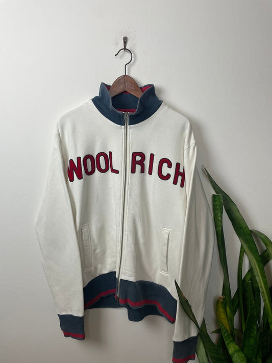 Vintage Woolrich Trainingsjacke Weiß L - Leichte und Lockere Jacke für Herren Vintage Klamotten, Secondhand Klamotten, Retro Mode, Nachhaltige Mode, Einzigartige Stücke, Zeitlose Mode, Umweltfreundliche Kleidung, Stilvolle Secondhand Mode, Hochwertige Vintage Kleidung