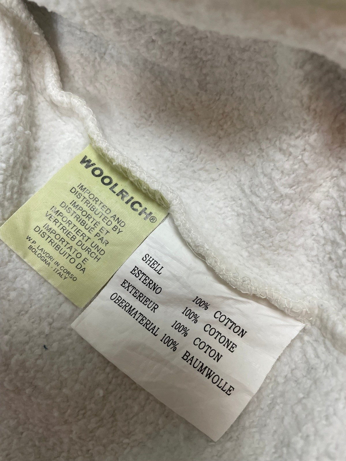 Vintage Woolrich Trainingsjacke Weiß L - Leichte und Lockere Jacke für Herren Vintage Klamotten, Secondhand Klamotten, Retro Mode, Nachhaltige Mode, Einzigartige Stücke, Zeitlose Mode, Umweltfreundliche Kleidung, Stilvolle Secondhand Mode, Hochwertige Vintage Kleidung