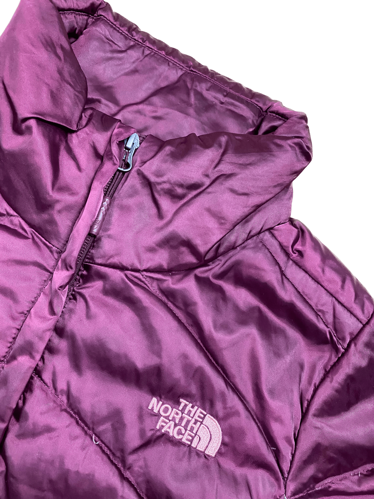 The North Face Daunenjacke 550 Lila S - Übergangs Damen Jacke Vintage Klamotten, Secondhand Klamotten, Retro Mode, Nachhaltige Mode, Einzigartige Stücke, Zeitlose Mode, Umweltfreundliche Kleidung, Stilvolle Secondhand Mode, Hochwertige Vintage Kleidung