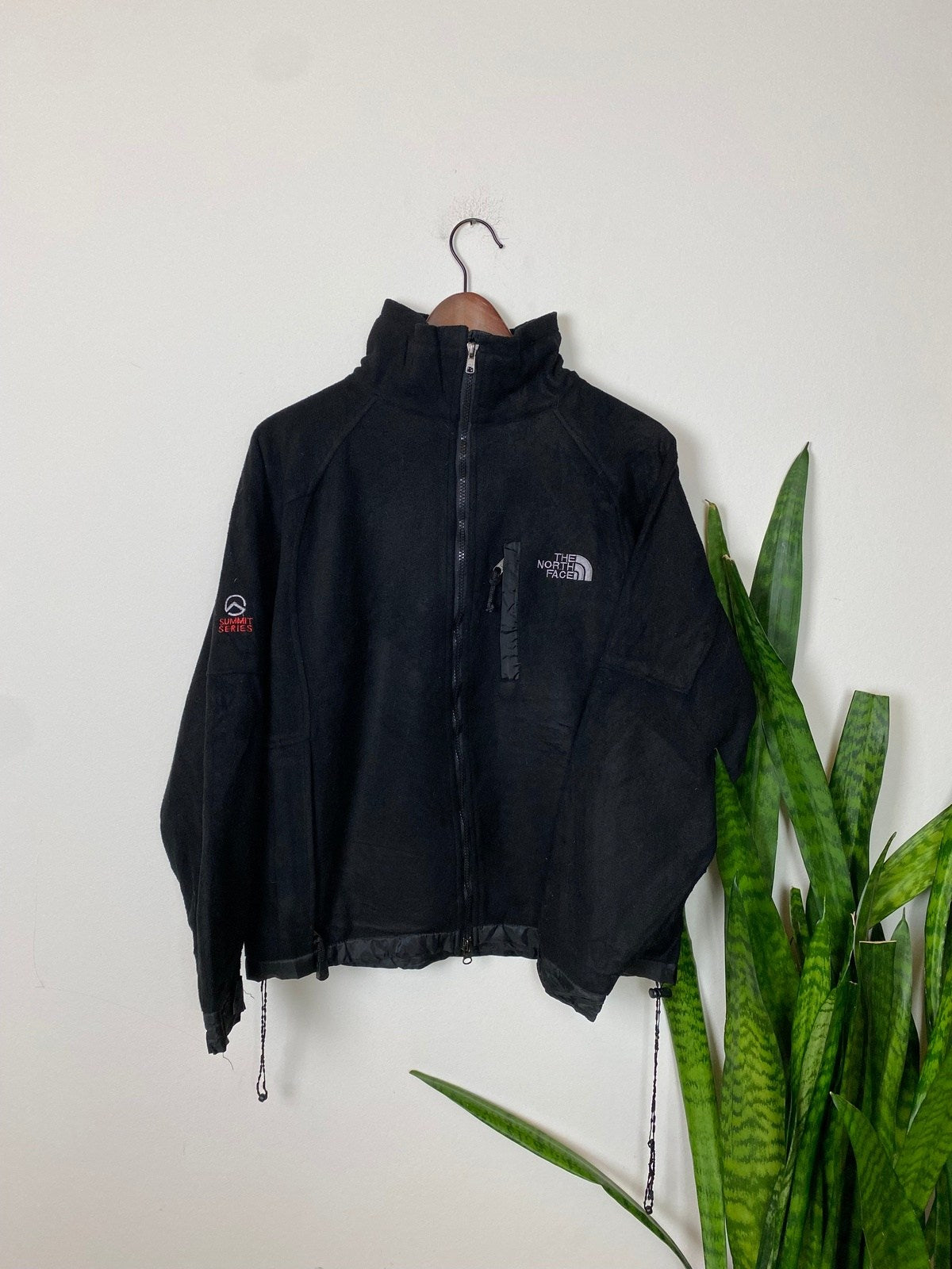 The North Face Fleecejacke Schwarz S - Wasserfest und Atmungsaktiv Vintage Klamotten, Secondhand Klamotten, Retro Mode, Nachhaltige Mode, Einzigartige Stücke, Zeitlose Mode, Umweltfreundliche Kleidung, Stilvolle Secondhand Mode, Hochwertige Vintage Kleidung