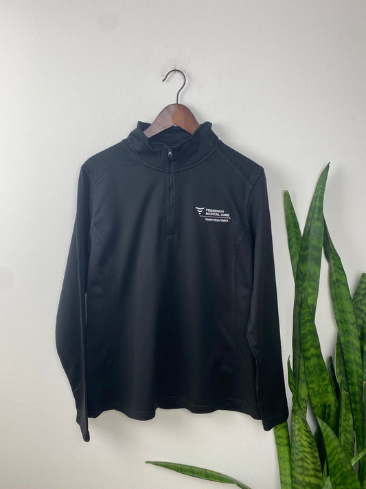 The North Face Half Zip Sweater Fresenius Medical Care Schwarz XL - Klassischer Vintage Half-Zip Vintage Klamotten, Secondhand Klamotten, Retro Mode, Nachhaltige Mode, Einzigartige Stücke, Zeitlose Mode, Umweltfreundliche Kleidung, Stilvolle Secondhand Mode, Hochwertige Vintage Kleidung