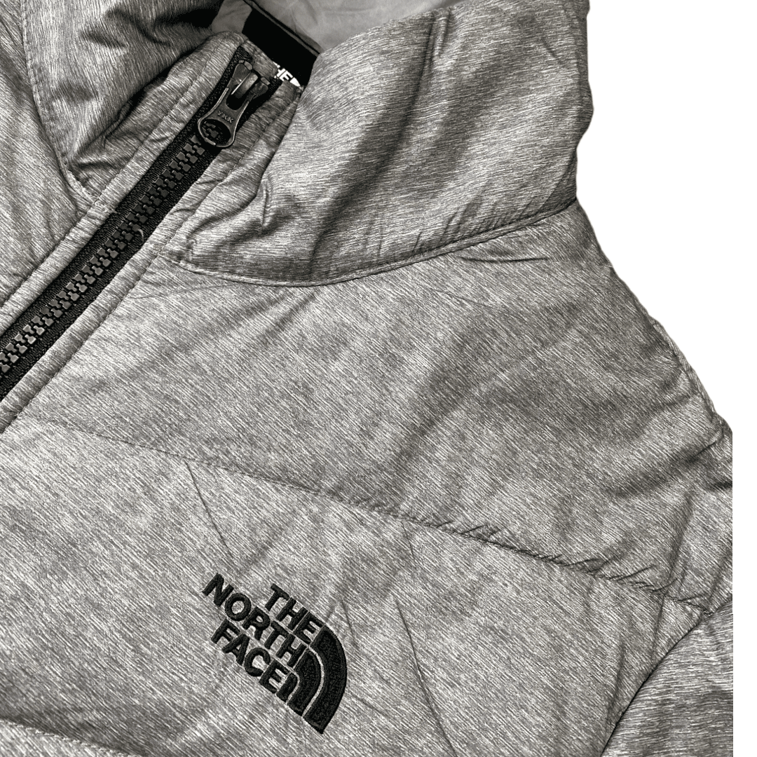 The North Face Jacke Grau L - Funktionale und Bequeme Jacke Vintage Klamotten, Secondhand Klamotten, Retro Mode, Nachhaltige Mode, Einzigartige Stücke, Zeitlose Mode, Umweltfreundliche Kleidung, Stilvolle Secondhand Mode, Hochwertige Vintage Kleidung