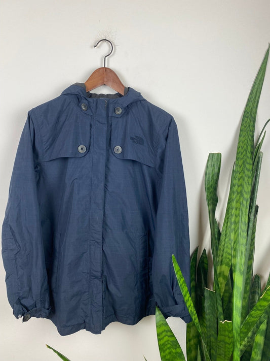 The North Face Leichte Jacke Dunkelgrau M - Damen Hyvent Regenjacke Vintage Klamotten, Secondhand Klamotten, Retro Mode, Nachhaltige Mode, Einzigartige Stücke, Zeitlose Mode, Umweltfreundliche Kleidung, Stilvolle Secondhand Mode, Hochwertige Vintage Kleidung